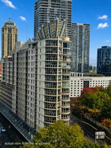Luxury CBD Apartment with Darling Harbour Views