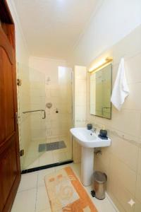Nyali Luxe Condo Sebuleni Apartment
