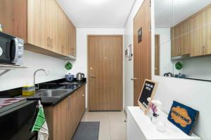 SHORE 2 TOWER 3 AIirBnB MOA