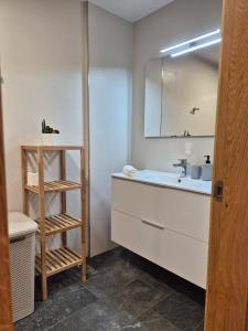 Apartamento Sandy - wifi, ascensor, vistas al Mar,Amplio y Acogedor