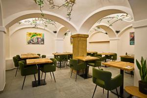 Plums Restaurant & Pension