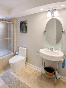 2 Bedrooms Unit in Toronto-Private Entry- Free Parking