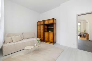 Przytulny Apartament z Dwiema Sypialniami Blisko Centrum by Noclegi Renters