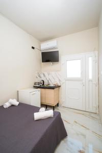 Penelope - Luxury Sea Front Studio