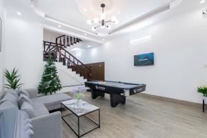 Nhà Phố Hồ Bơi Phó Đức Chính Gần Biển