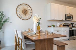 Cozy DLuxx Vacation Home Close to Disney 1046