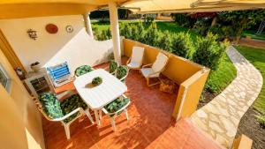 Apartamento Sergi en Denia con terraza, parking y piscina a 150m de la playa by Family Homes