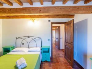 Apartment in a farmhouse with 2 swimming pools