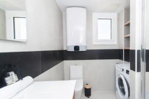 WELCS APARTAMENTO 375 EMP con piscina y parking