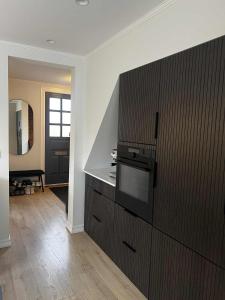 Stylish 3BR Home with Hot Tub Near Reykjavík
