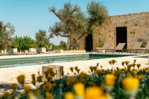 Traditional Lamia With Salt Pool Near Ostuni