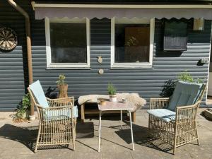 Summer House With Cozy Garden Near The Beach