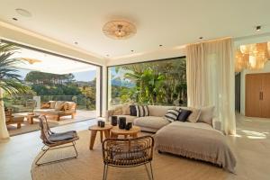 Stylish villa with private pool and outdoor gym