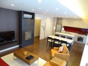 Mountain Side Hakuba