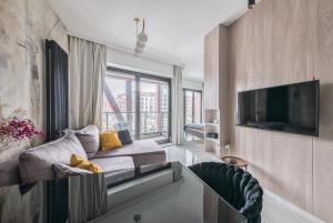 Black Amber Apartment with a view of the Motława River