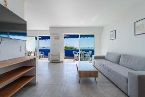 2-Br Seafront Apartment in Cannes