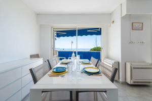2-Br Seafront Apartment in Cannes