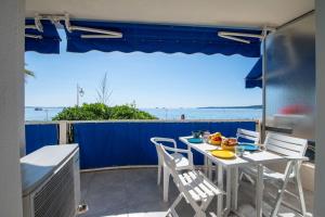 2-Br Seafront Apartment in Cannes