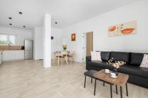 Komfortowe Apartamenty dla 6 Osób z Parkingiem w Śliwinie by Noclegi Renters