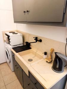 Little Loutra Seaside Apartment Loutraki