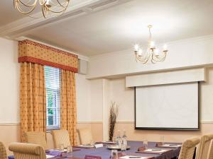 Mercure Salisbury White Hart Hotel & Apartments