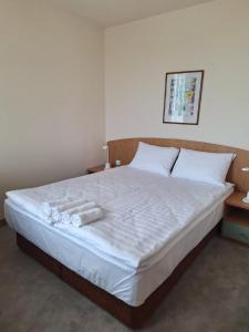 Hotel Trakata-Sea View and Free Parking