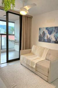Quarto e Sala alto padrão a 150M da praia de Piratininga