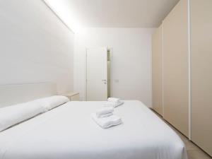Xenia Milano - 3 room apt in Via Deruta 18