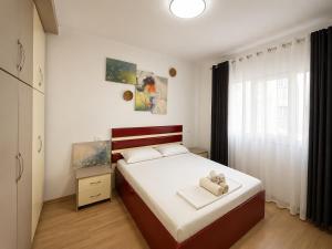 Cozy Escape Apartment Golem