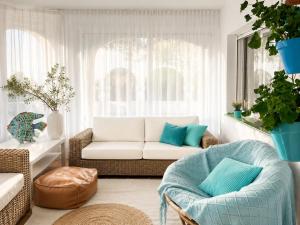 Casa del Mar 2BR Pool Supermarket Close to Puerto Banus and beach