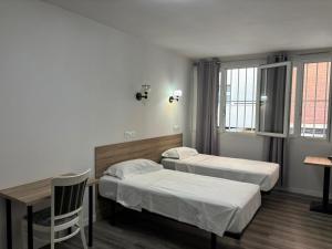 HOSTAL GOLDEN 21***