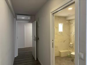 HOSTAL GOLDEN 21***
