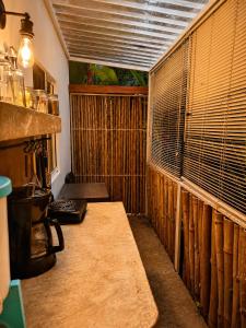 Tropical Cabin Near Playa Cocles, AC & Beach Bikes