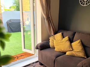 Cosy Private Getaway with Own Patio & Shower Room