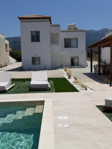 Kosnian Villa with Jeep Renegade Hybrid