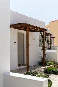 Pefki Luxury Suites