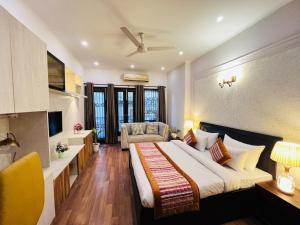 The South Manor Residency Safdarjung Enclave