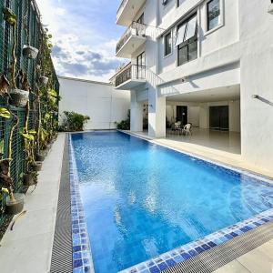 406 One Pontefino Tower