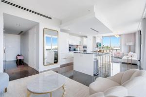 Ocean View Condo - Rooftop Pool & Beach Access
