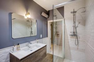 Chic 2 Bedroom in Balluta, St Julians by SF Homes