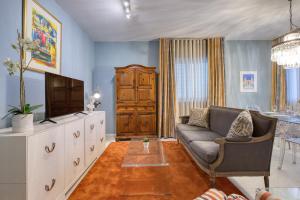 Chic 2 Bedroom in Balluta, St Julians by SF Homes