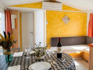 Casa con piscina solo aceptamos familias y parejas no grupos jovenes