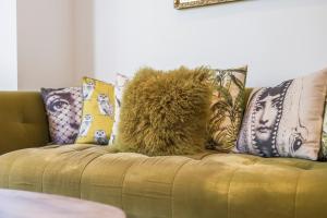 Acton - Artistic and Cosy 4 Bed - Modern, Quiet, Sleeps 7, Spacious
