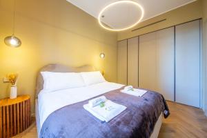 Luxury in the center 1bedroom apartment with AC and balcony