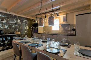 Somptueux chalet de 130 m², exposé plein sud, vue sur les montagnes.