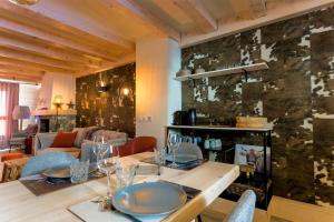 Somptueux chalet de 130 m², exposé plein sud, vue sur les montagnes.