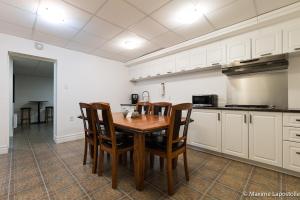 La Tour Boisée with Private Spa & Pool, Pool Table