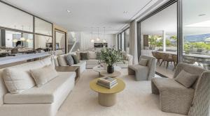 VACATION MARBELLA I Villa Almost Heaven, Private Heated Pool, Prime Location Golf Valley, Minutes to Puerto Banus, Hot Tub, GYM, World-Class Dining