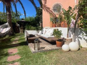 Apartamento con diseño, jardín privado, piscina comunitaria y acceso directo playa arenal by homeprive