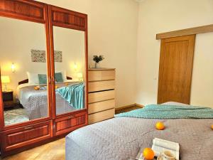 Elegant Lotus Apartment with Park Views between Art Nouveau District & Old Town